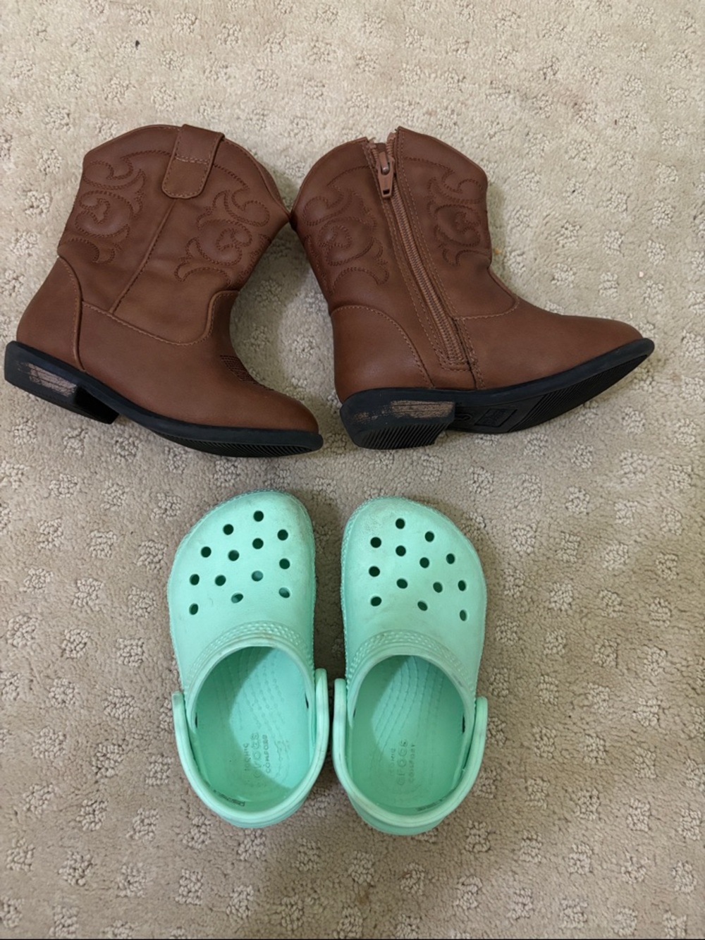 Bundle of toddler girl 7 shoes